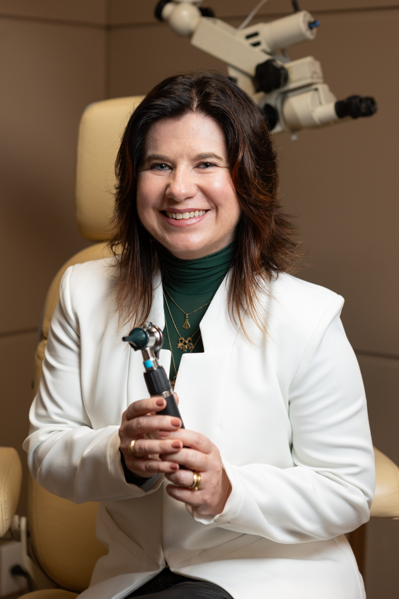 Dra. Letícia Rosito em consultório